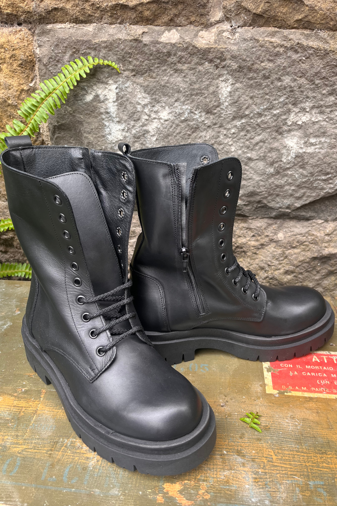 Luis Anne Ginevra 2040 vitello nero
