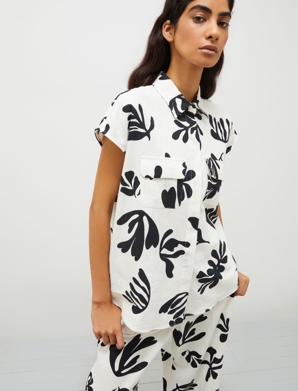 Marella Camicia smanicata in lino e viscosa