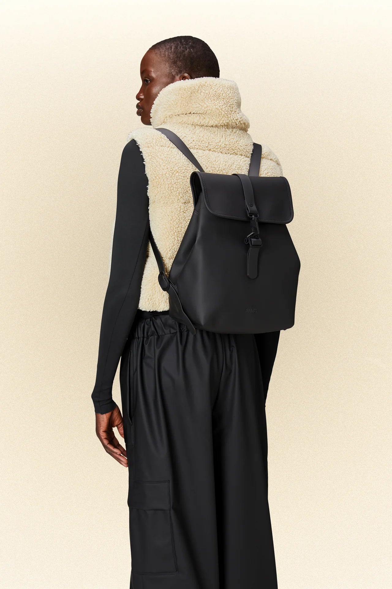 RAINS 13040 Bucket Backpack