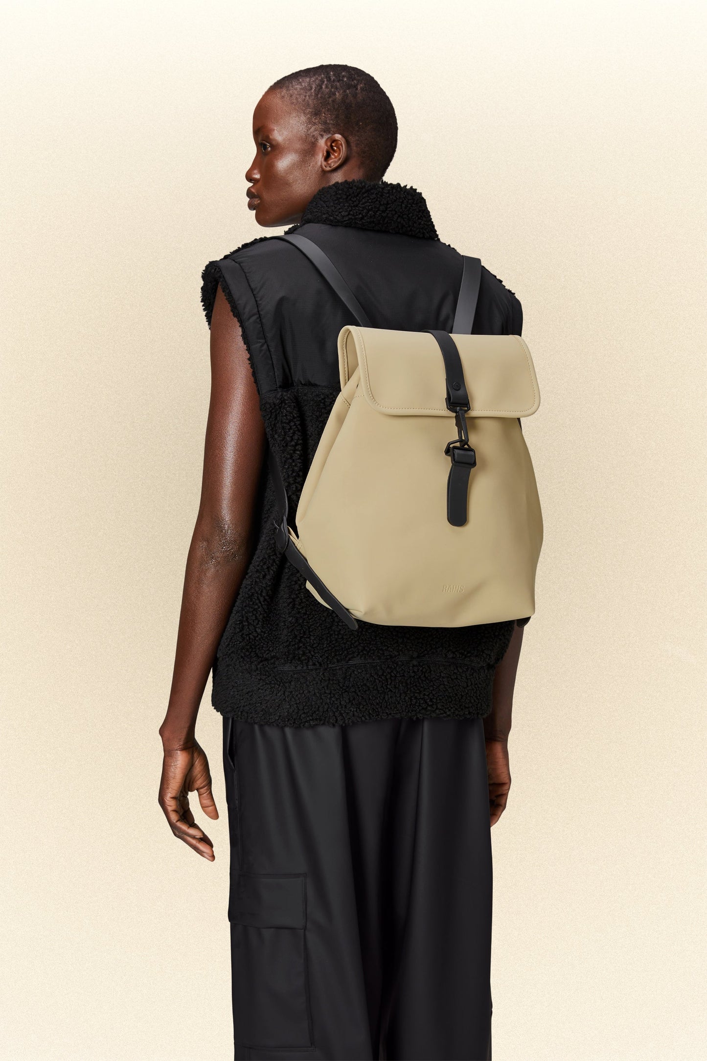 RAINS 13040 Bucket Backpack