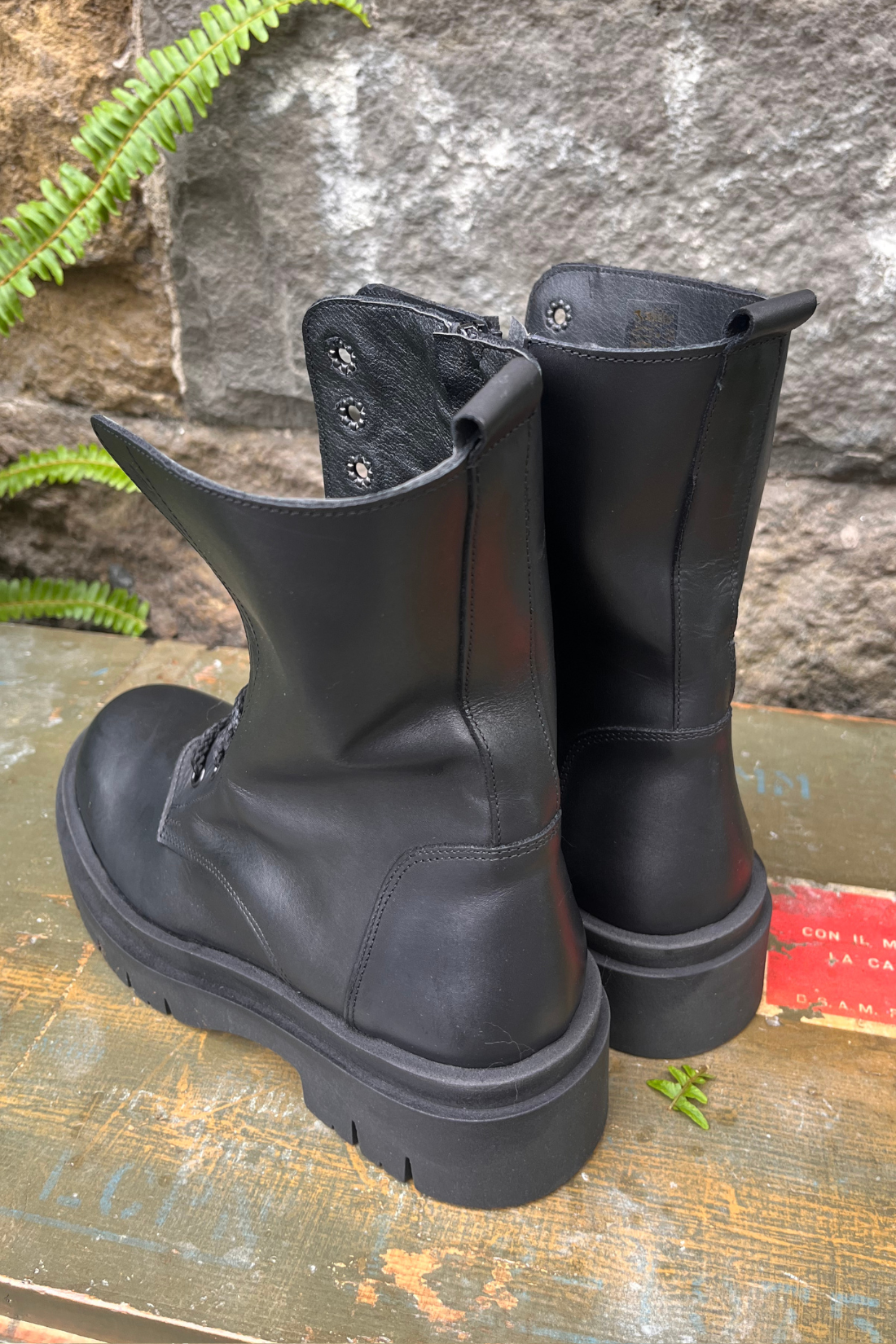 Luis Anne Ginevra 2040 vitello nero