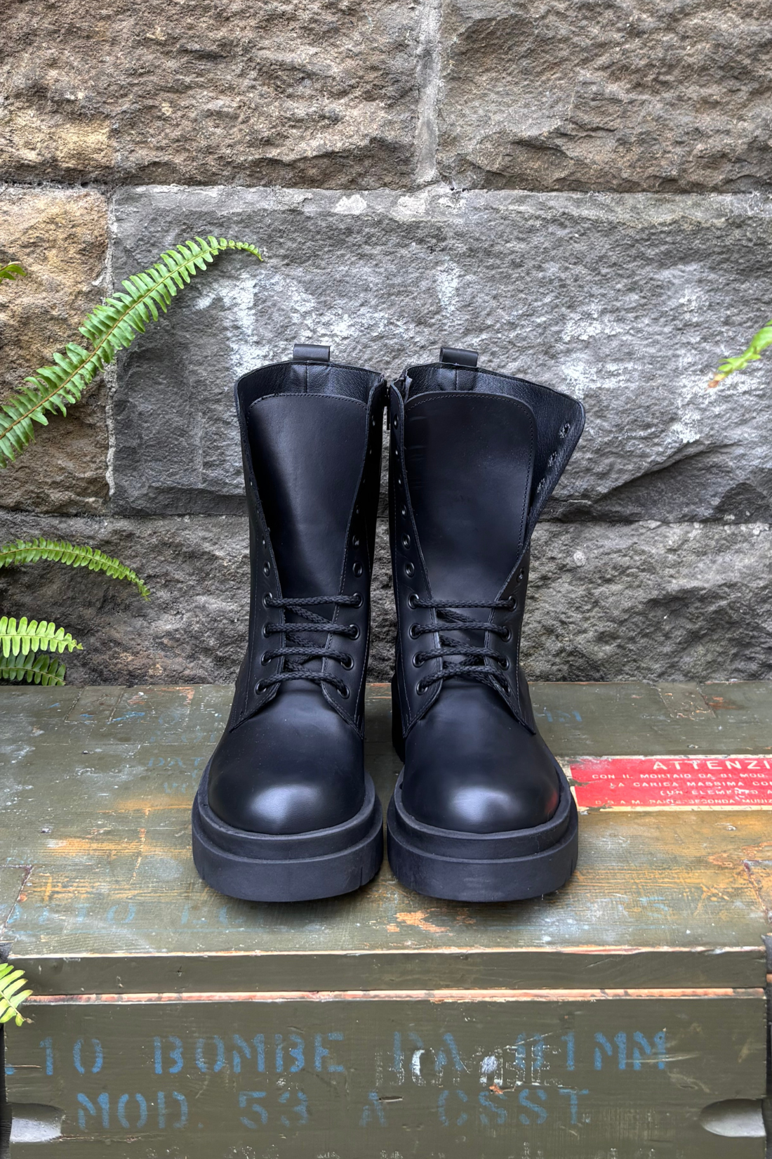 Luis Anne Ginevra 2040 vitello nero