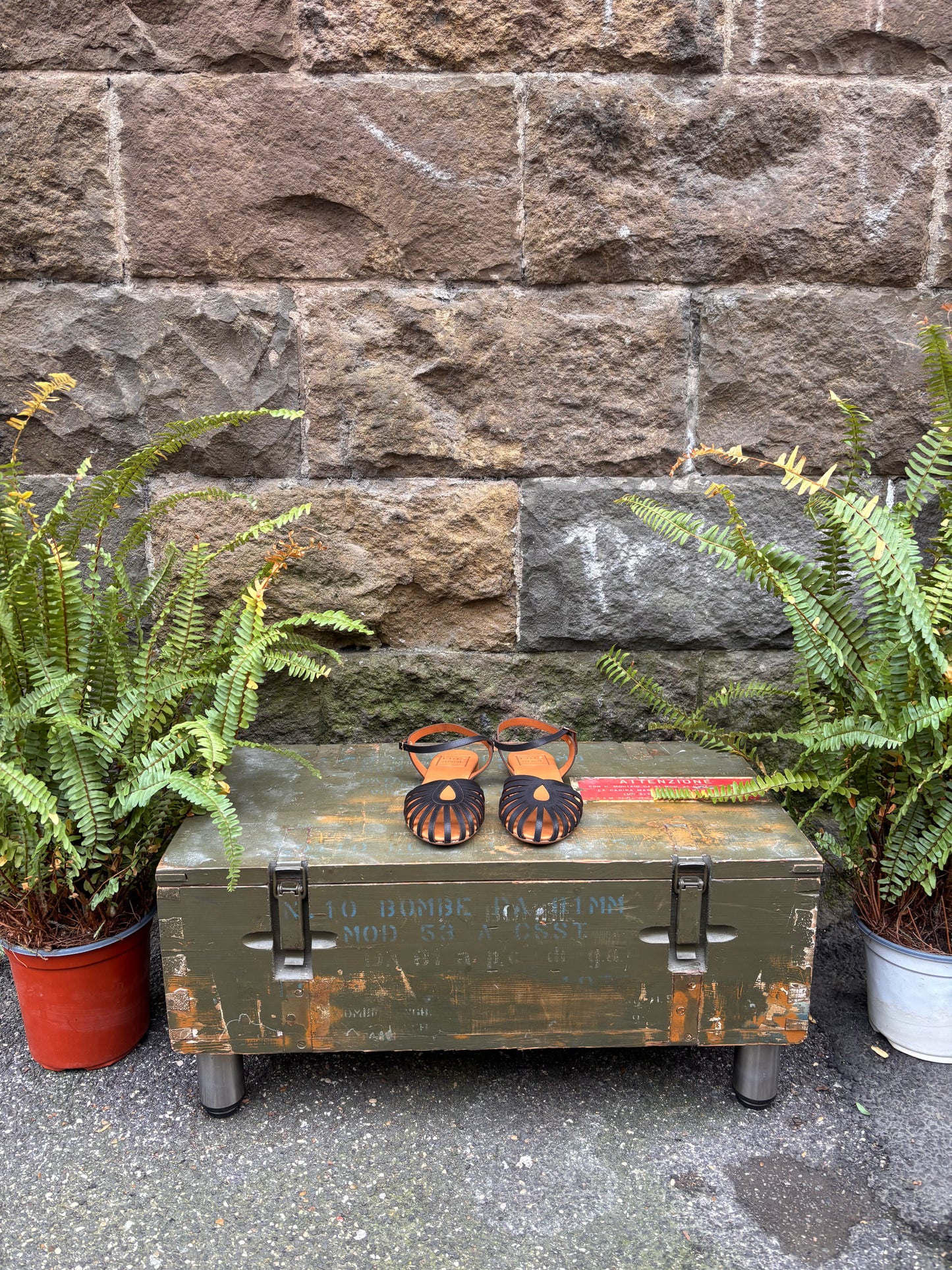 LUIS ANNE Sandalo flat/ragno