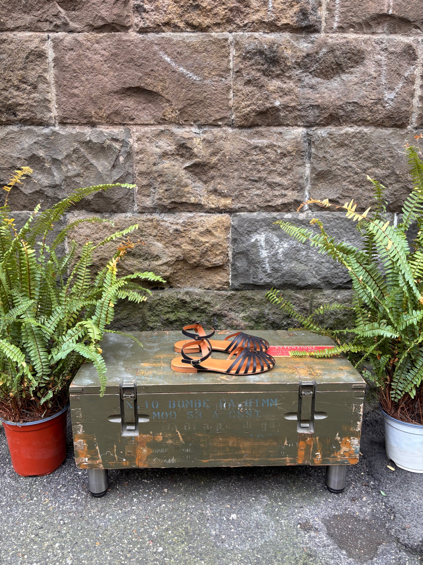 LUIS ANNE Sandalo flat/ragno