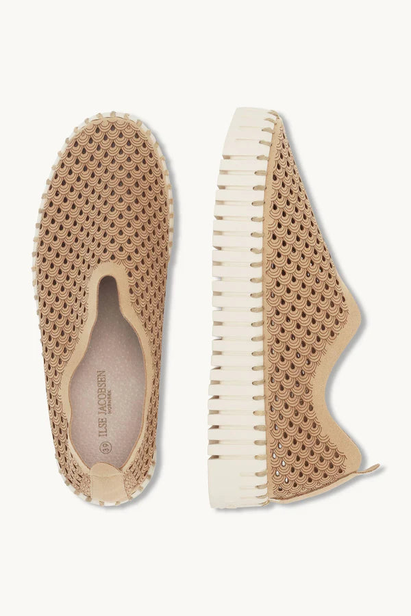 ILSE JACOBSEN TULIP PLATFORM