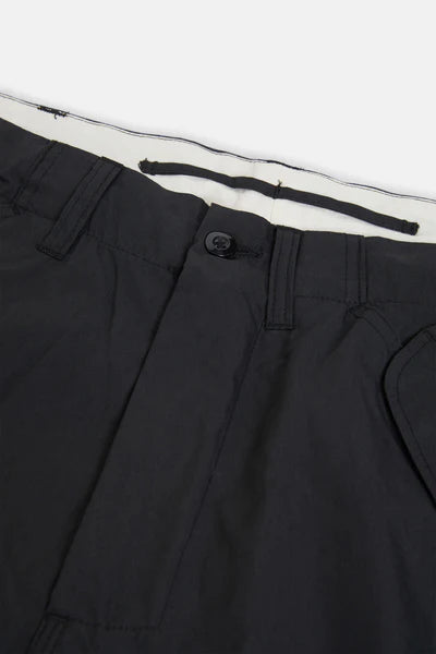 UNIVERSAL CARGO SHORTS