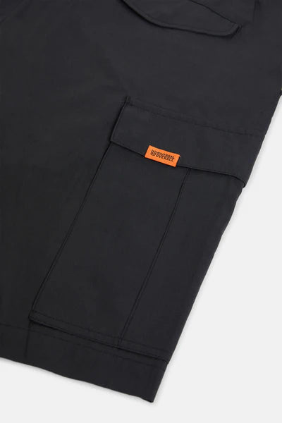 UNIVERSAL CARGO SHORTS