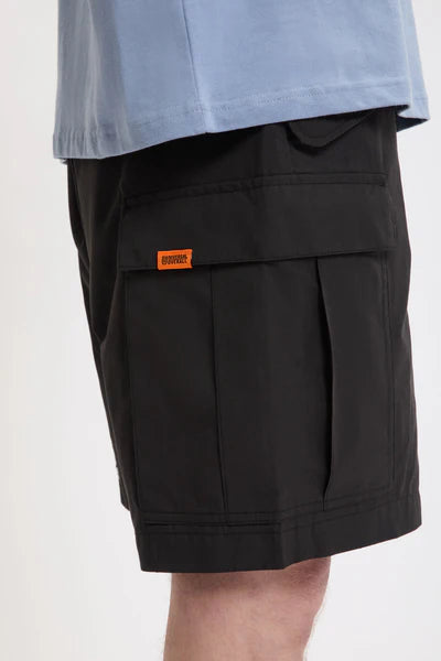 UNIVERSAL CARGO SHORTS