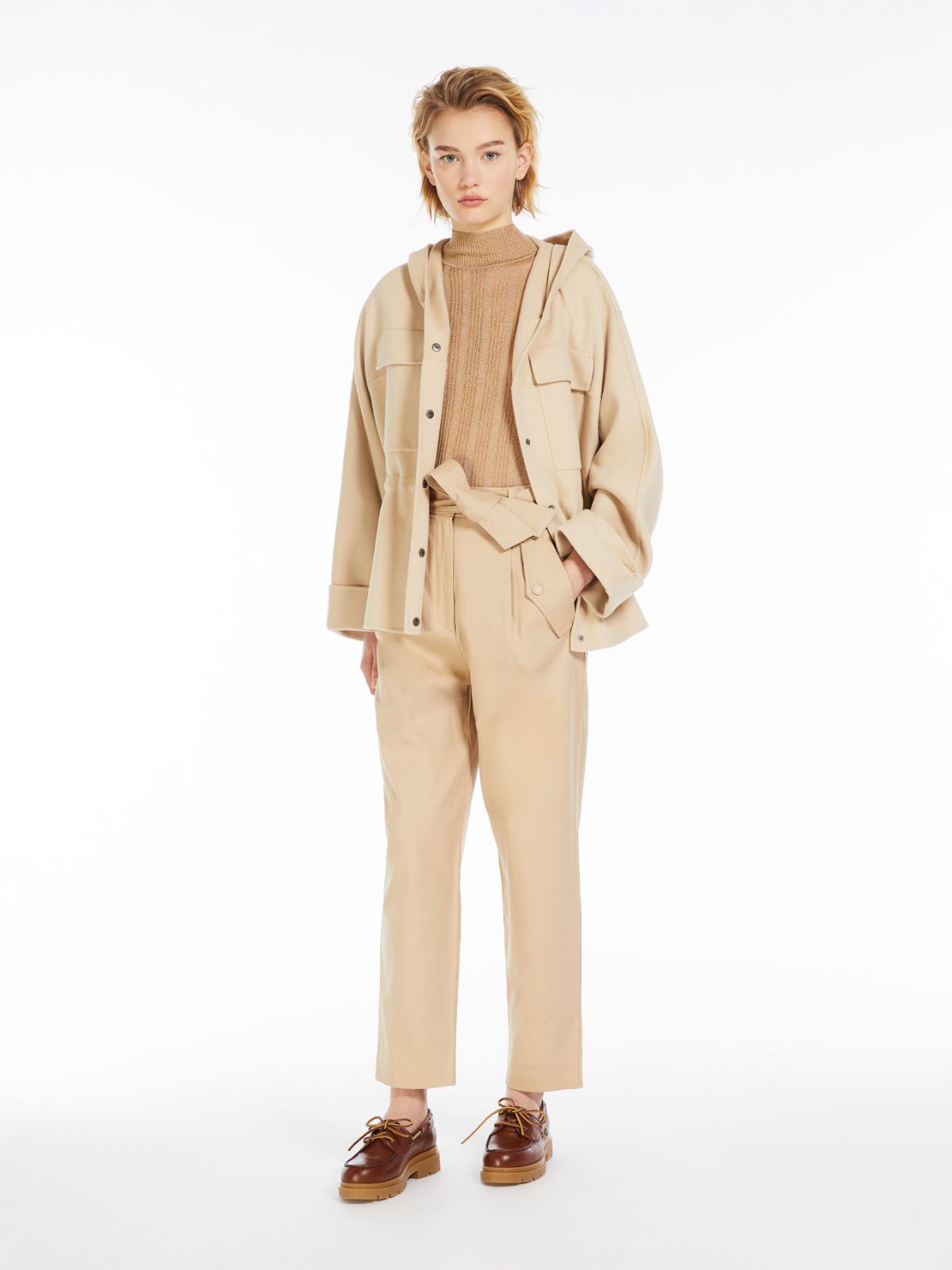 WeekEnd Max Mara pantalone CARROT FIT in cotone